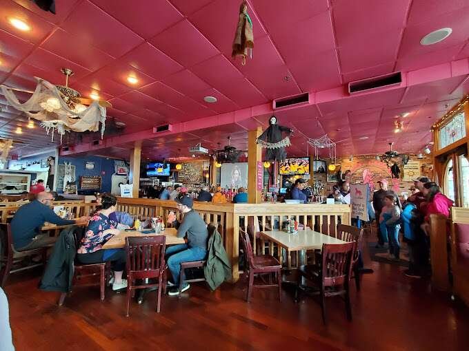 Pink Pony - 10 Best Restaurants on Mackinac Island (2023)