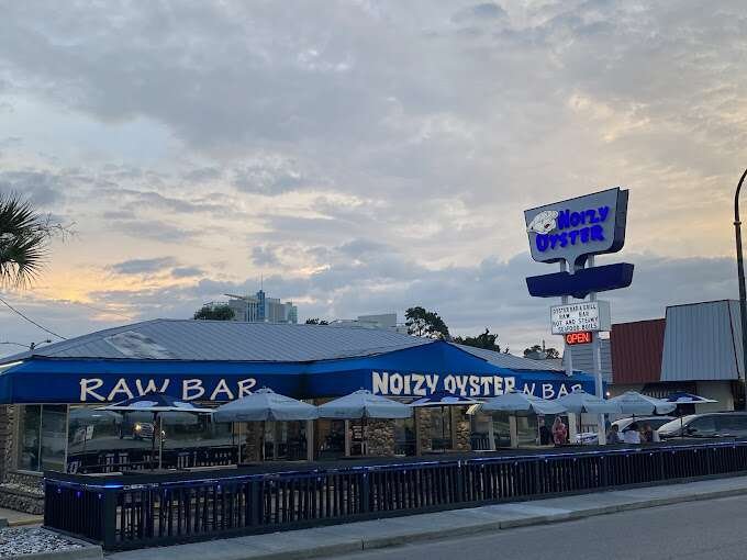 Noizy Oyster Bar & Grill - 10 Best Restaurants in Myrtle Beach (2023)