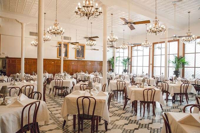 Arnaud's - 10 Best Restaurants in New Orleans (2023)