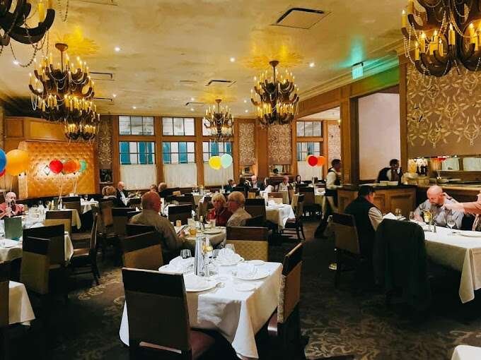Commander's Palace - 10 Best Restaurants in New Orleans (2023)