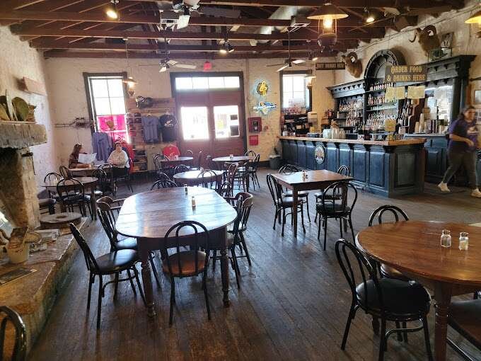 Hondo's On Main - 10 Best Restaurants in Fredericksburg TX (2023)